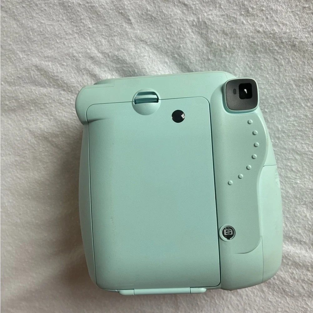 Instax Mini 8 Camera in Soft Blue - Picture 3 of 5